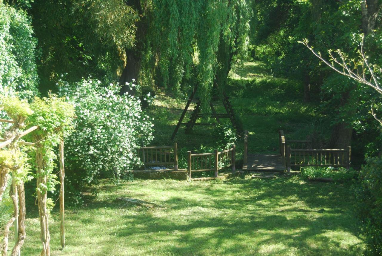 Bed and Breakfast Au Son De L Angelus Moncrabeau Exterior foto